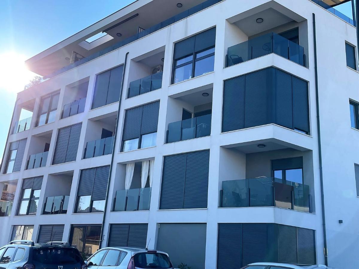 Giovanna Apartment With Terrace And Free Parking Pula Exterior photo