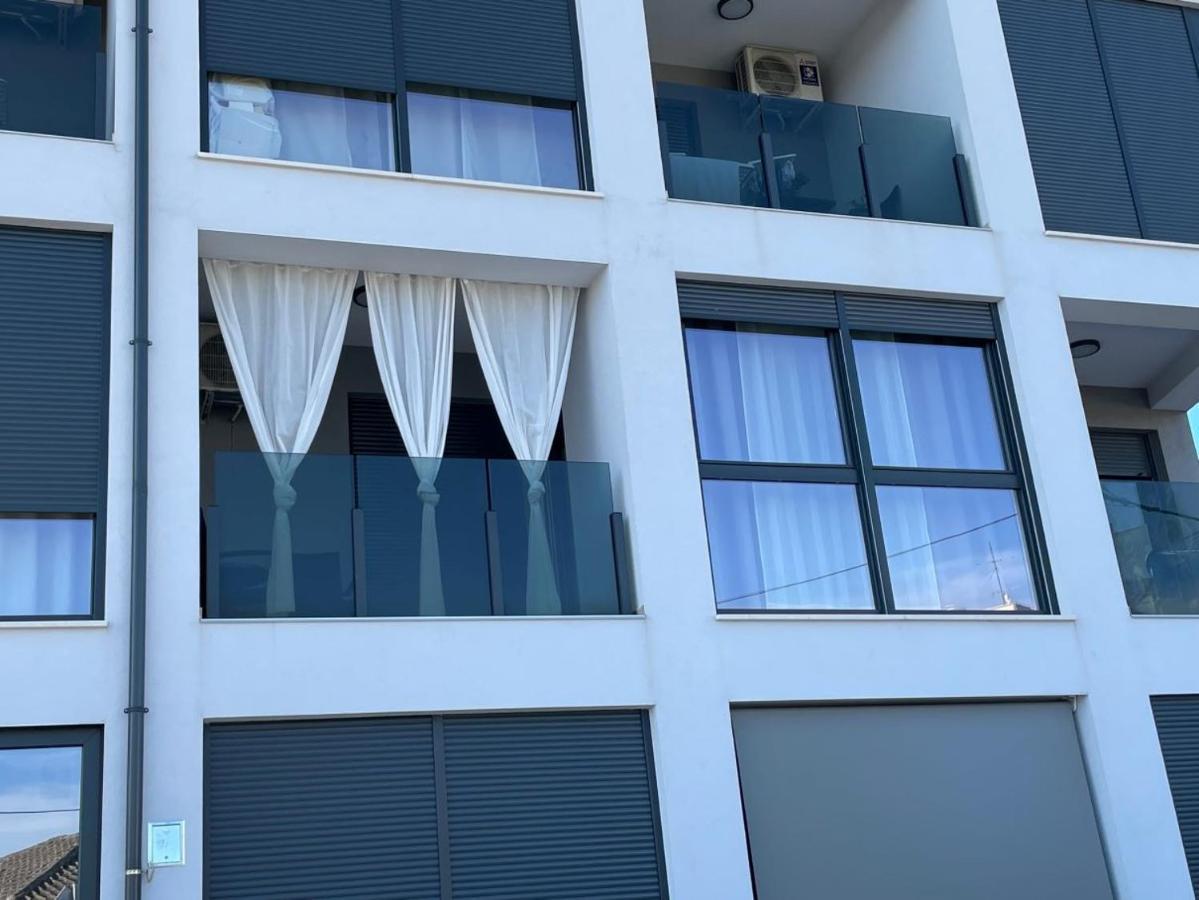 Giovanna Apartment With Terrace And Free Parking Pula Exterior photo